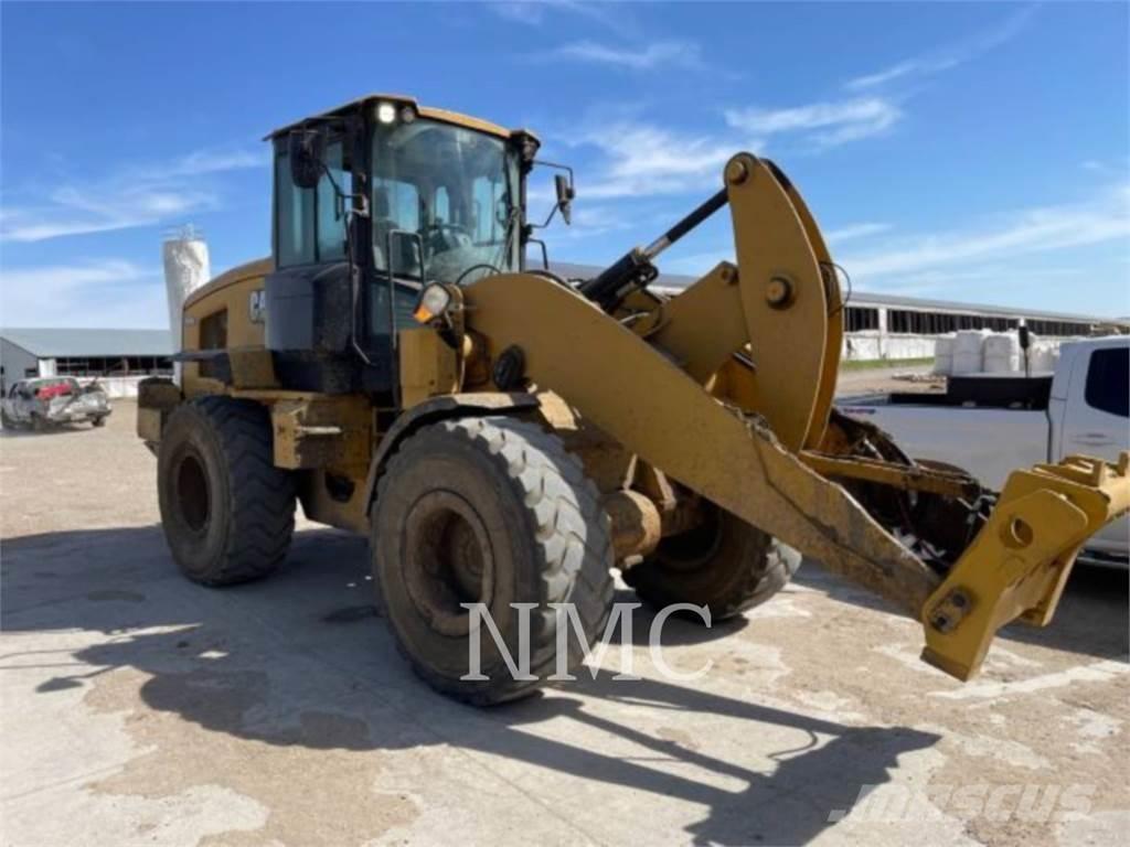 CAT 930M Naudoti ratiniai krautuvai