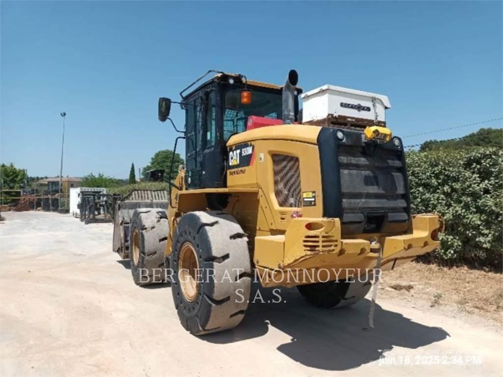 CAT 930M Naudoti ratiniai krautuvai