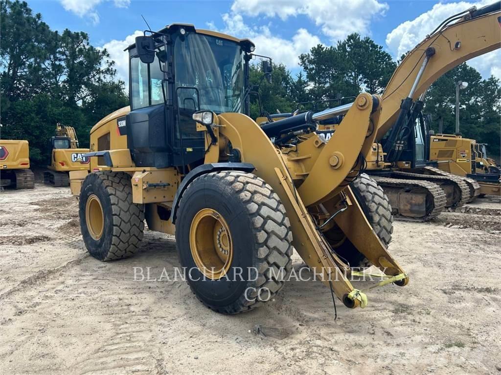 CAT 930M Naudoti ratiniai krautuvai