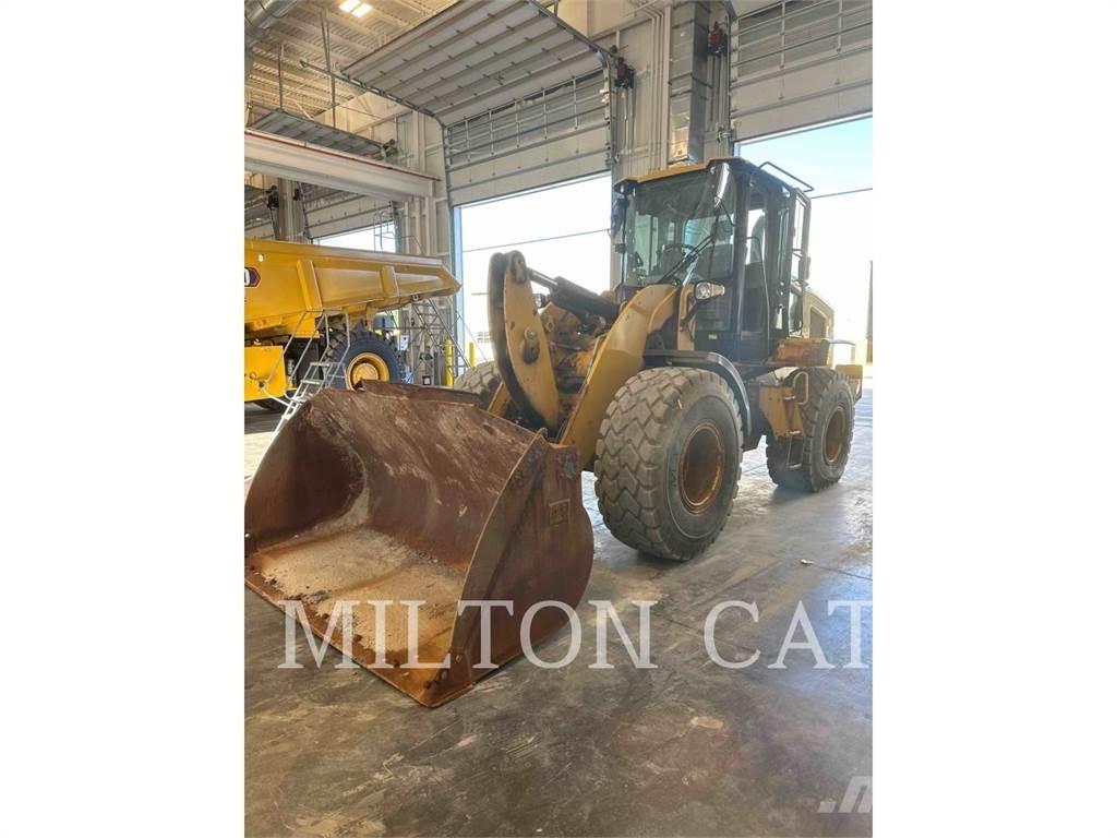 CAT 930M Naudoti ratiniai krautuvai