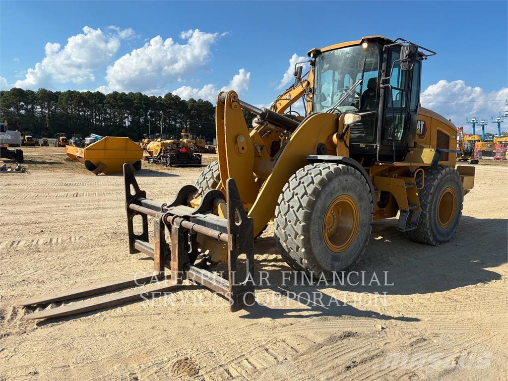 CAT 930M Naudoti ratiniai krautuvai