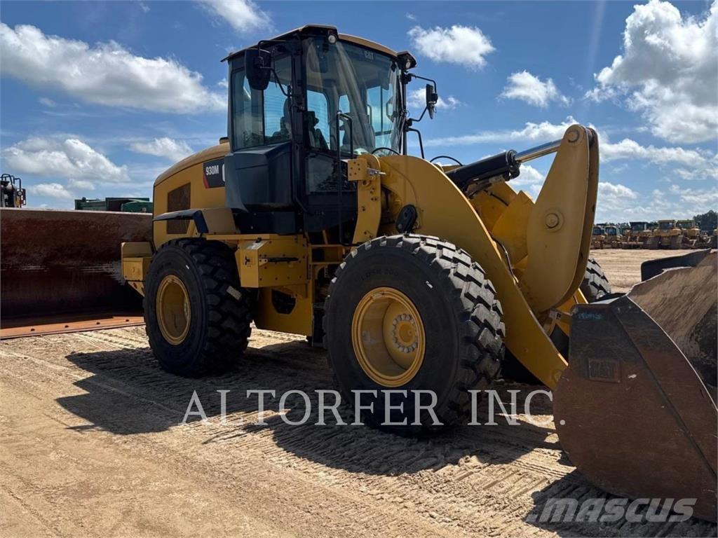 CAT 930M Naudoti ratiniai krautuvai