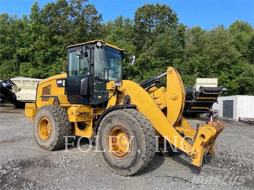 CAT 930M Naudoti ratiniai krautuvai