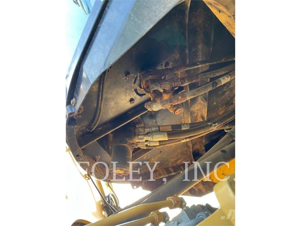 CAT 930M Naudoti ratiniai krautuvai