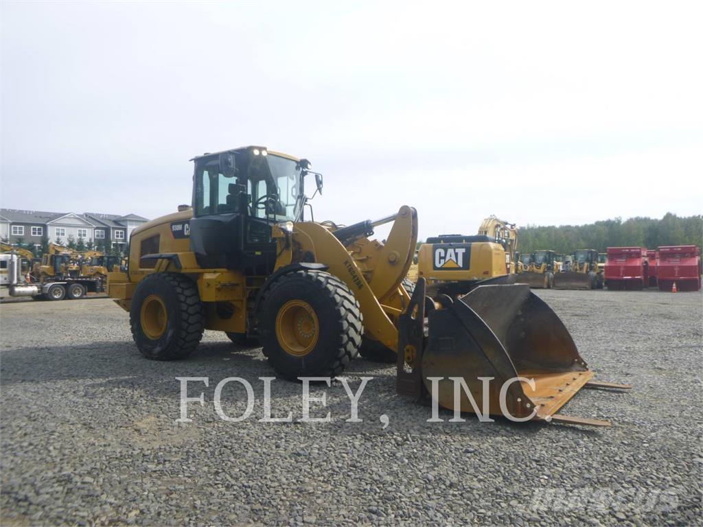 CAT 930M Naudoti ratiniai krautuvai