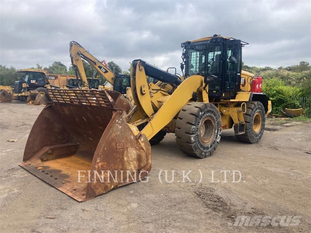 CAT 930M Naudoti ratiniai krautuvai