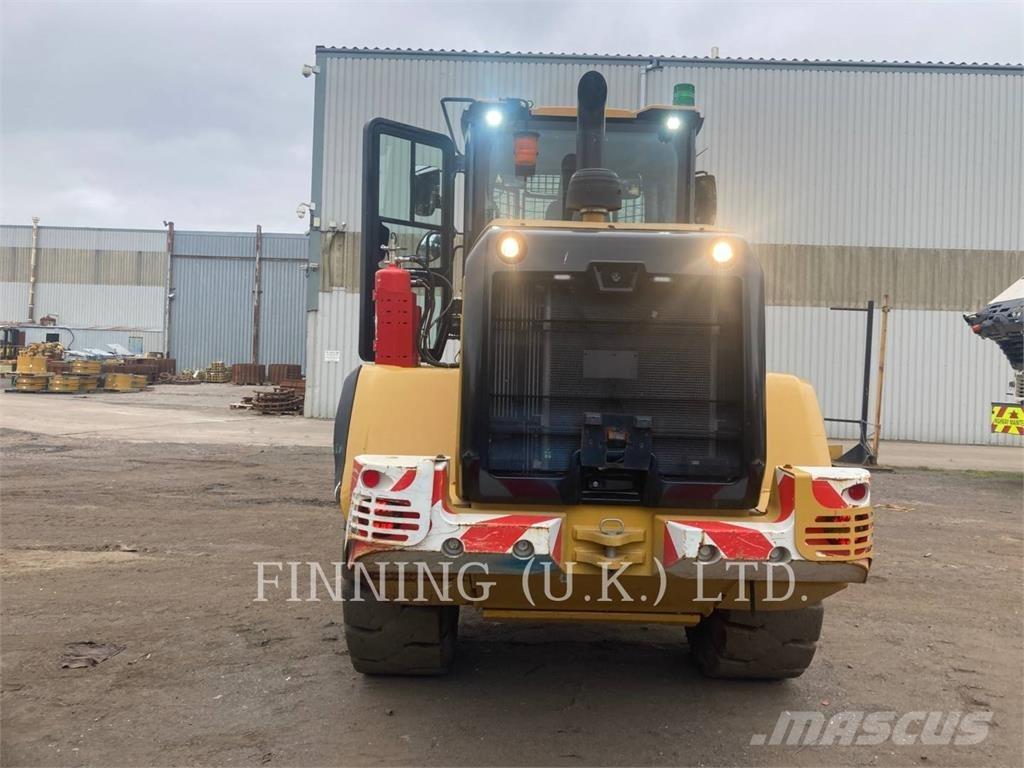 CAT 930M Naudoti ratiniai krautuvai