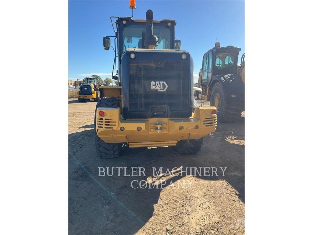 CAT 930M Naudoti ratiniai krautuvai