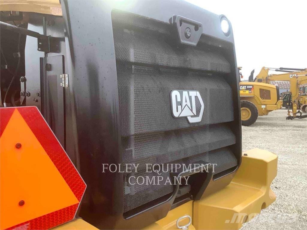 CAT 930M Naudoti ratiniai krautuvai