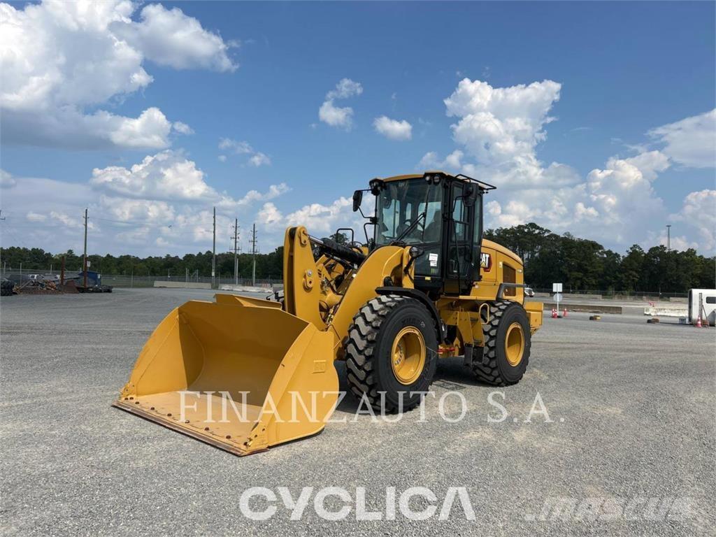 CAT 930M Naudoti ratiniai krautuvai