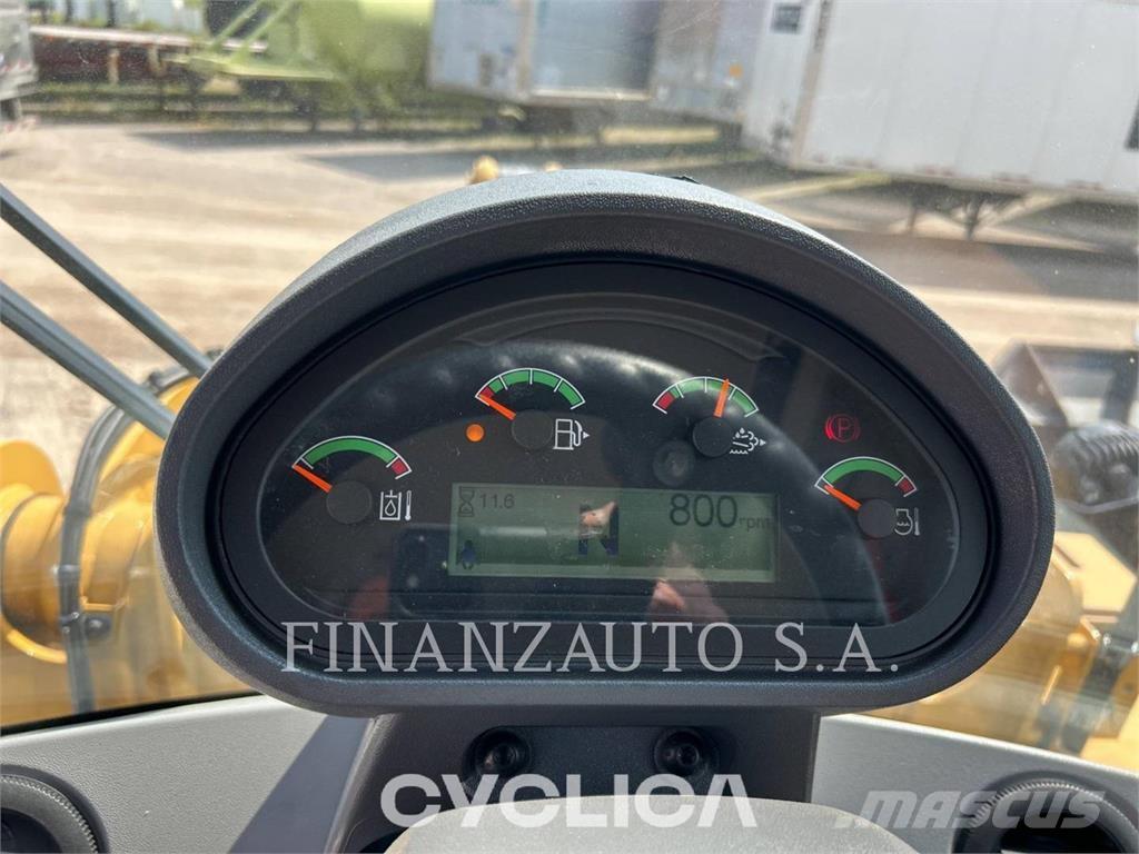 CAT 930M Naudoti ratiniai krautuvai