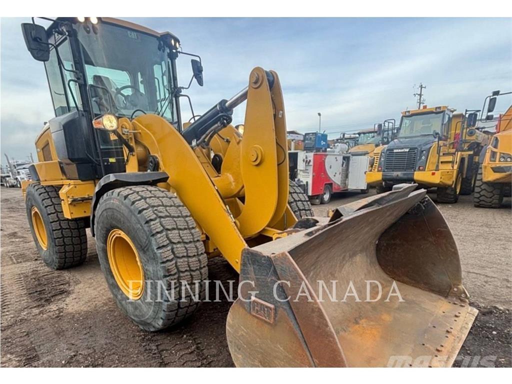 CAT 930M Naudoti ratiniai krautuvai