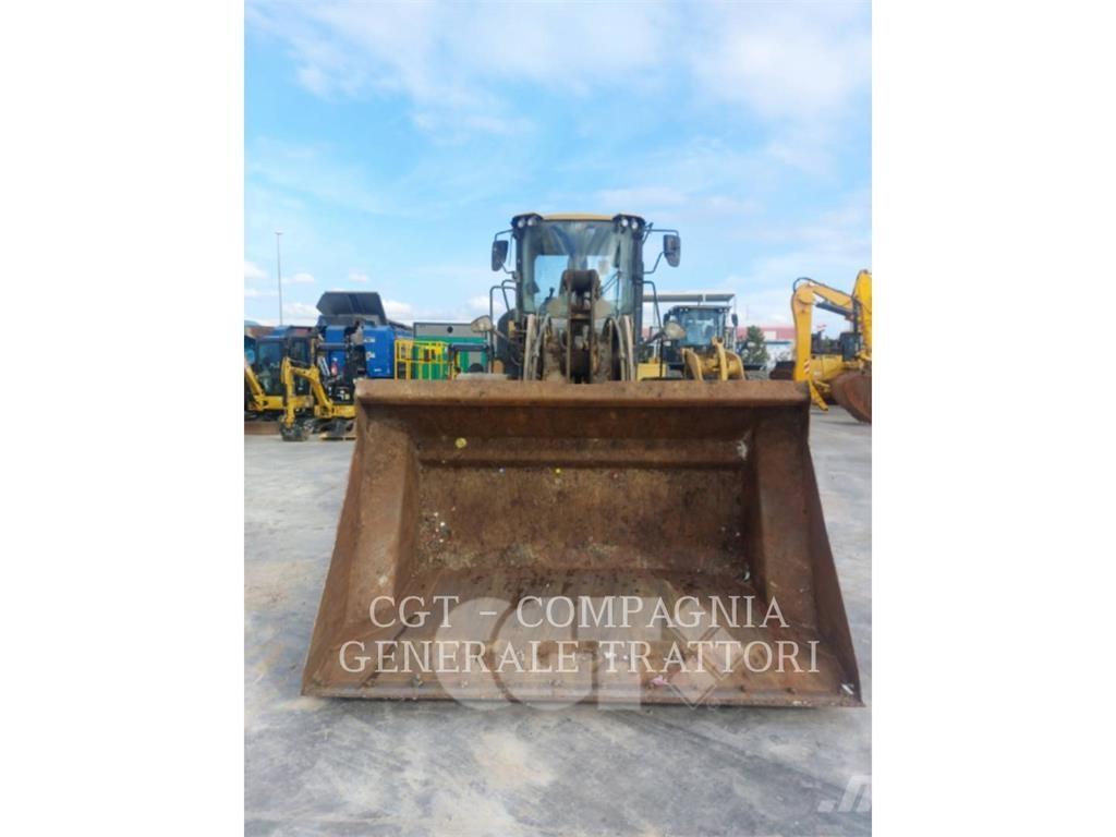 CAT 930M Naudoti ratiniai krautuvai