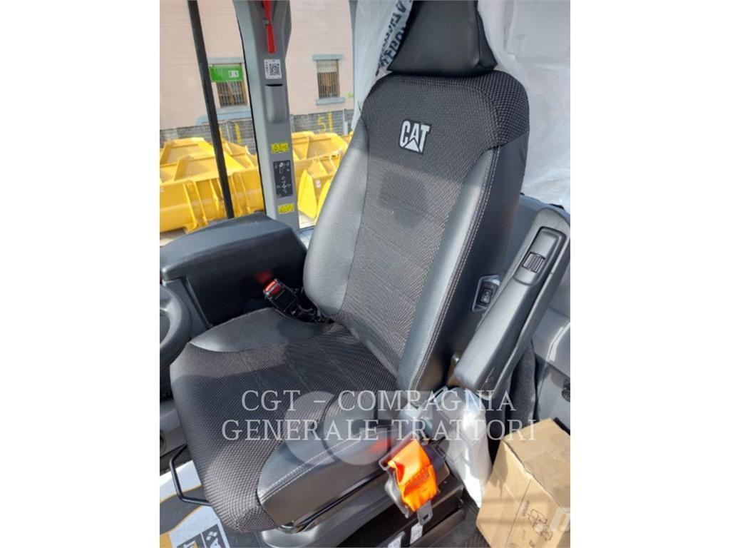 CAT 930M Naudoti ratiniai krautuvai