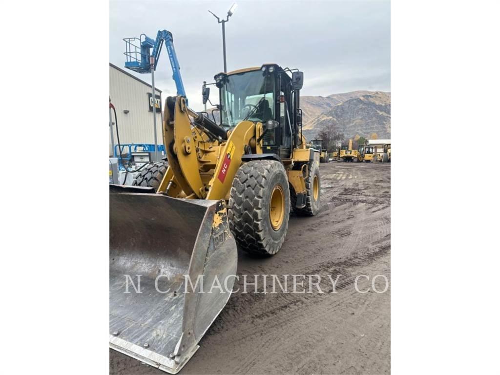 CAT 930M Naudoti ratiniai krautuvai