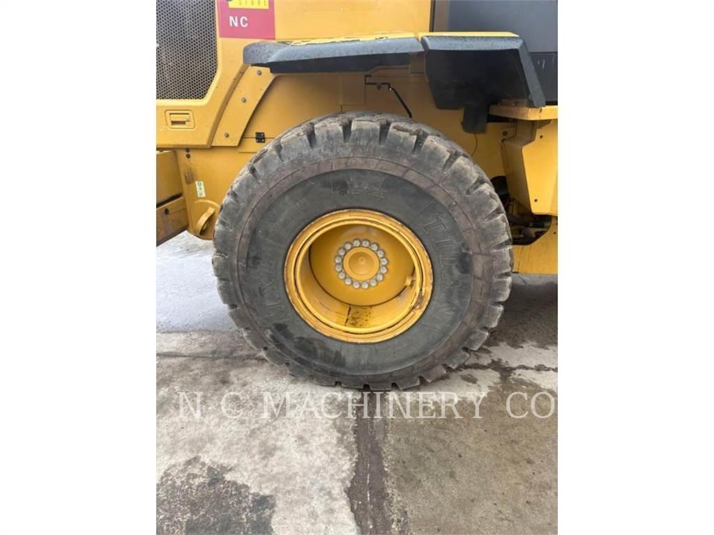 CAT 930M Naudoti ratiniai krautuvai