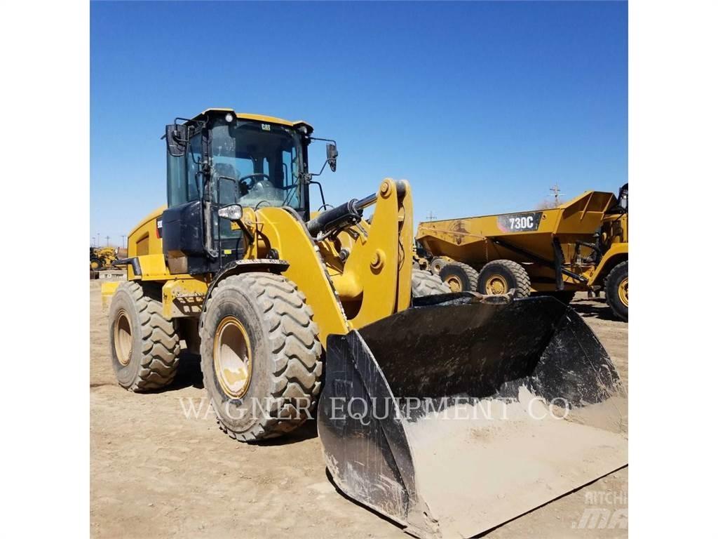 CAT 930M Naudoti ratiniai krautuvai