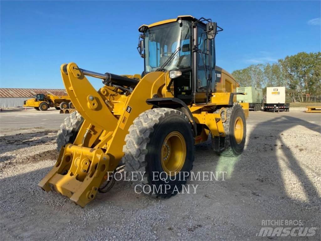 CAT 930M Naudoti ratiniai krautuvai