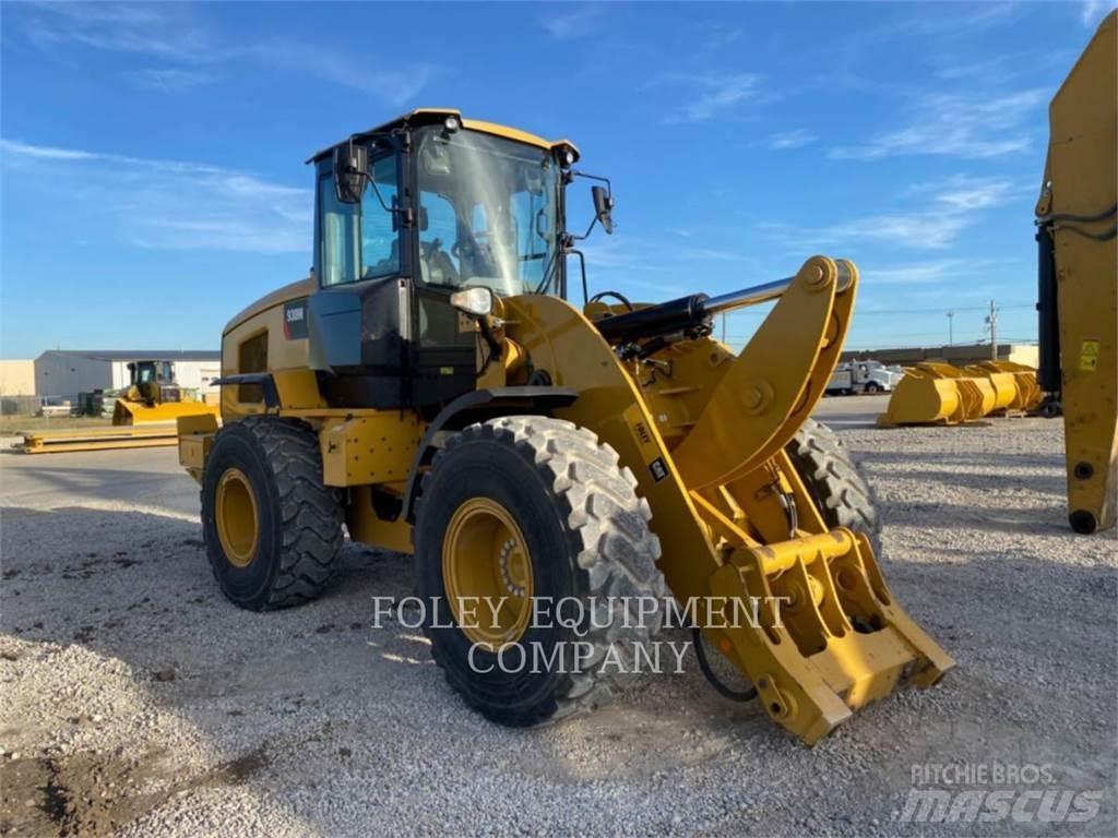 CAT 930M Naudoti ratiniai krautuvai