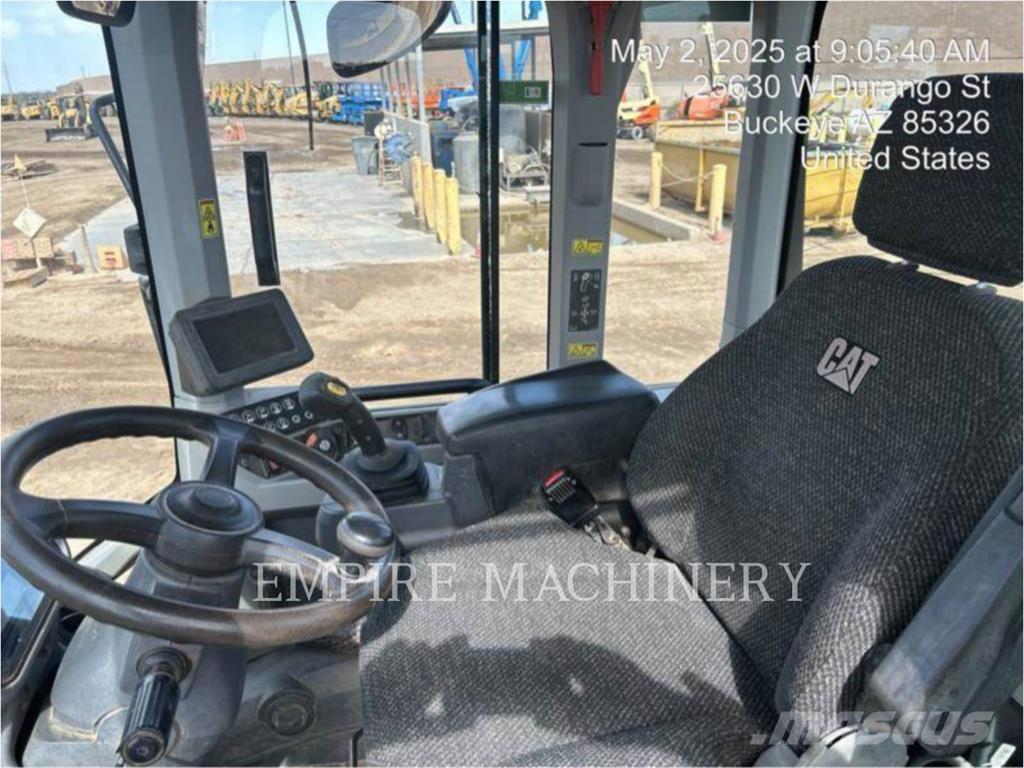 CAT 930M FC Naudoti ratiniai krautuvai