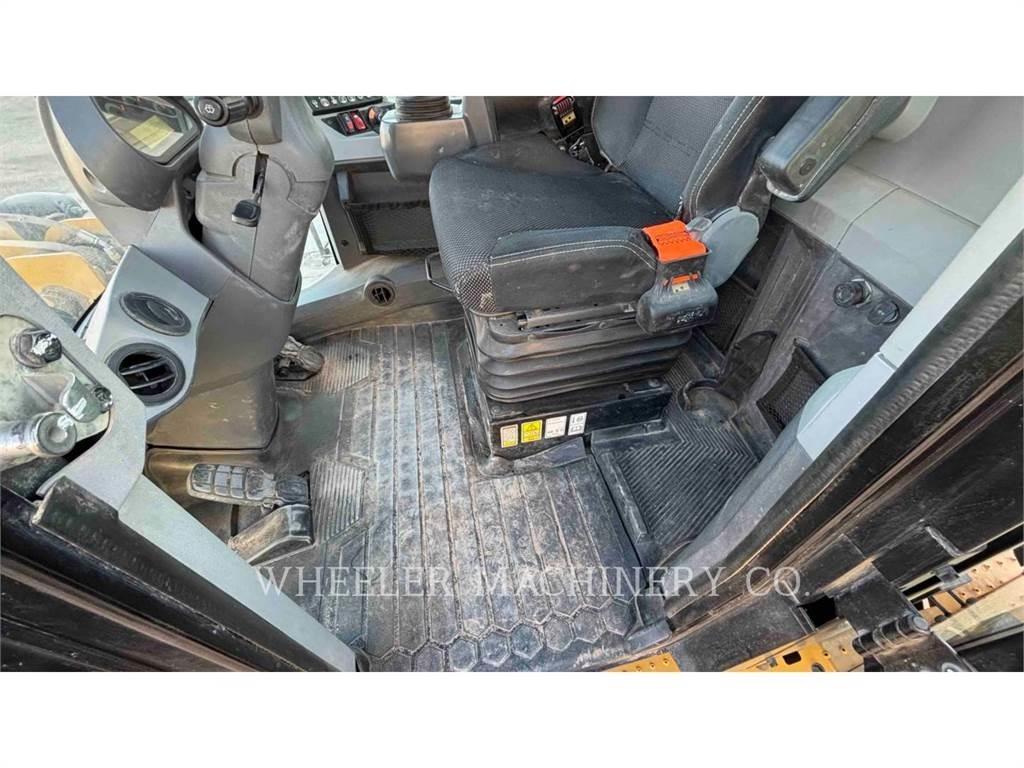 CAT 930M QC Naudoti ratiniai krautuvai