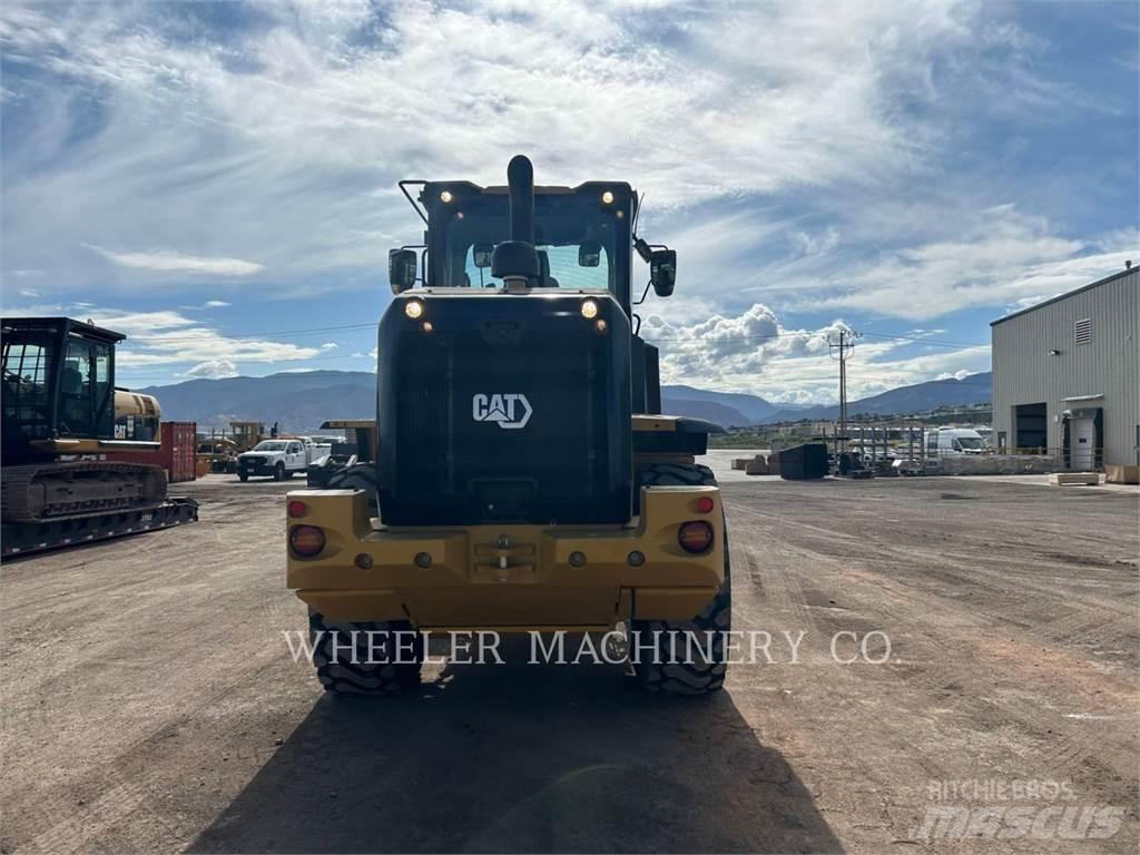 CAT 930M QC 3V Naudoti ratiniai krautuvai