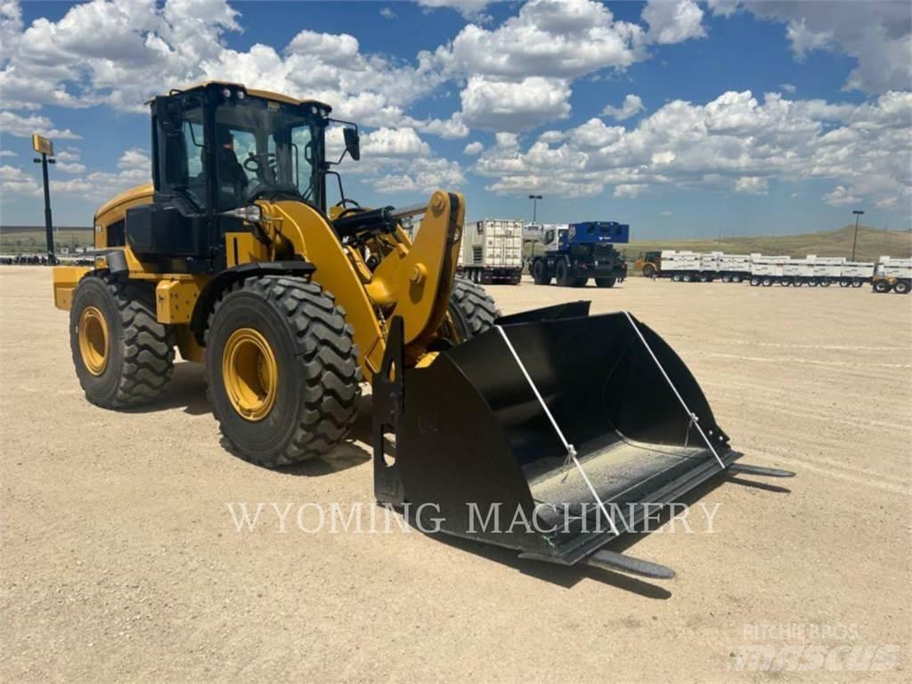 CAT 938 Naudoti ratiniai krautuvai