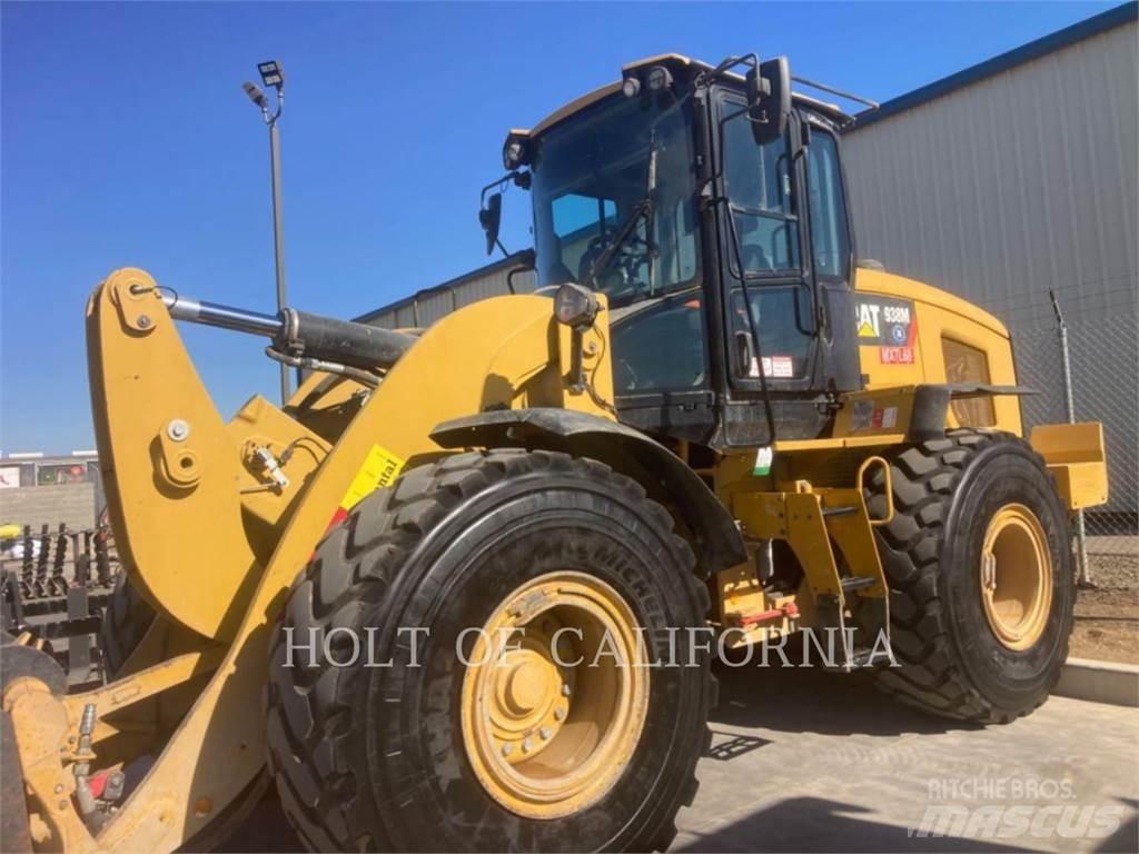 CAT 938 Naudoti ratiniai krautuvai