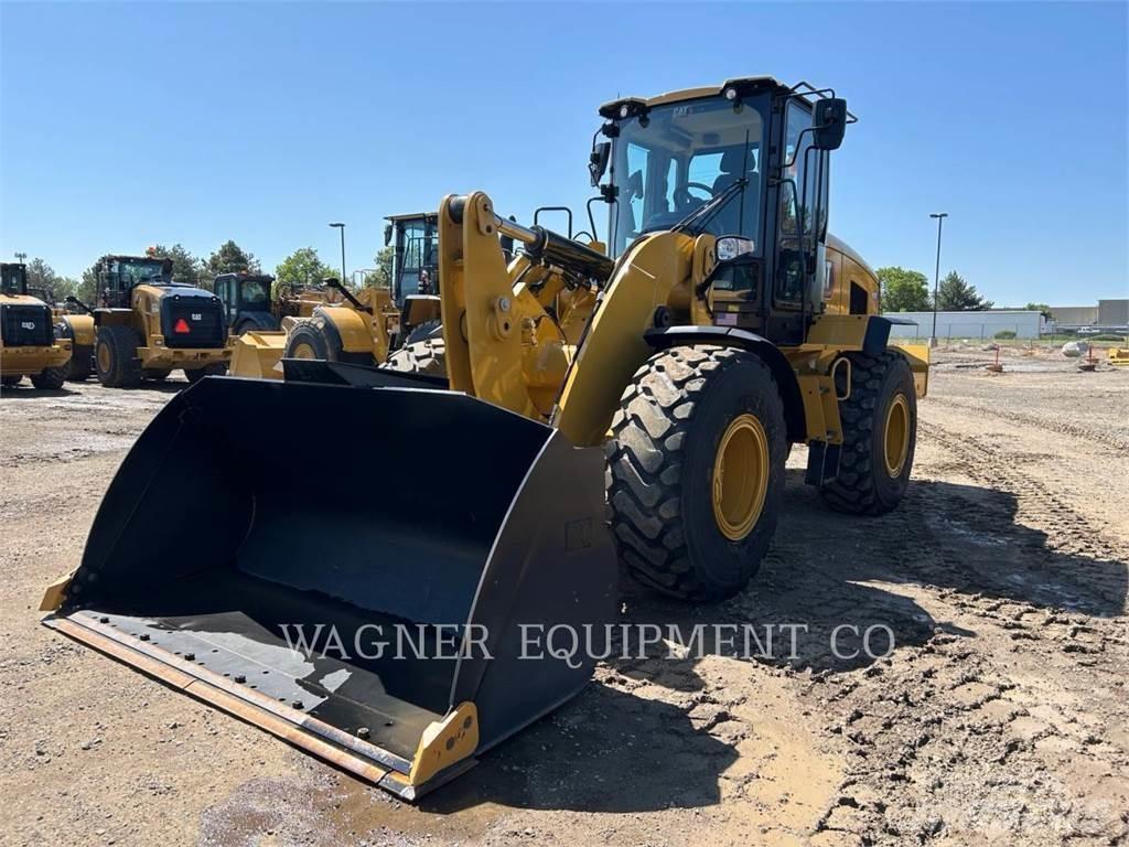 CAT 938 Naudoti ratiniai krautuvai