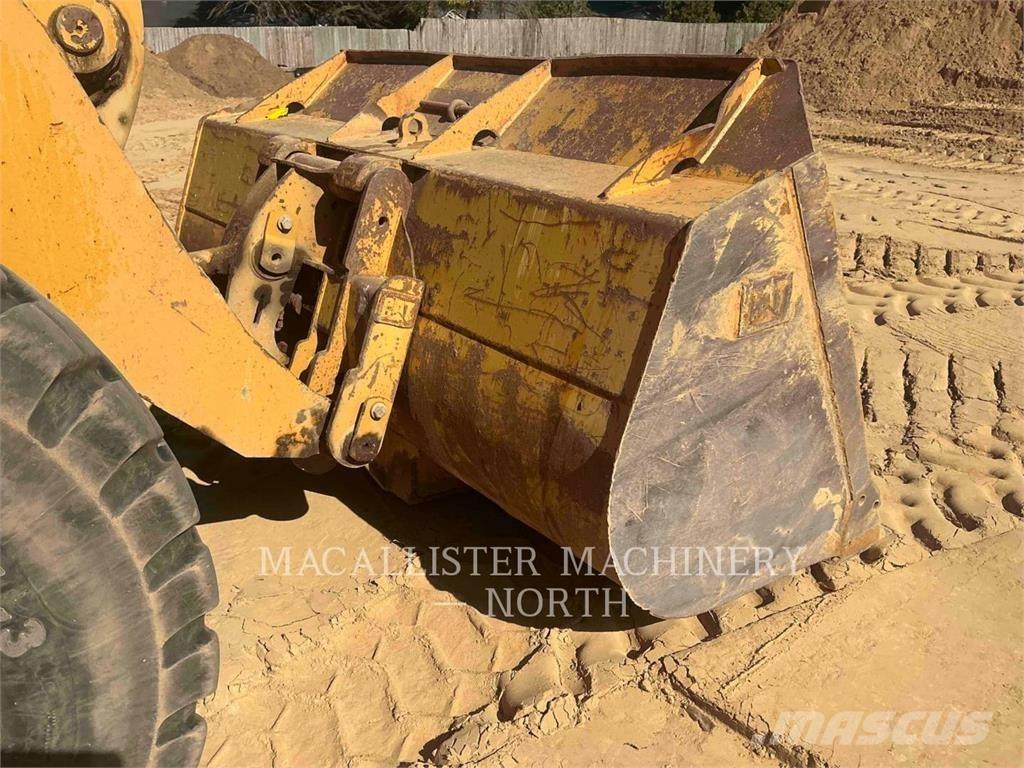 CAT 938H Naudoti ratiniai krautuvai
