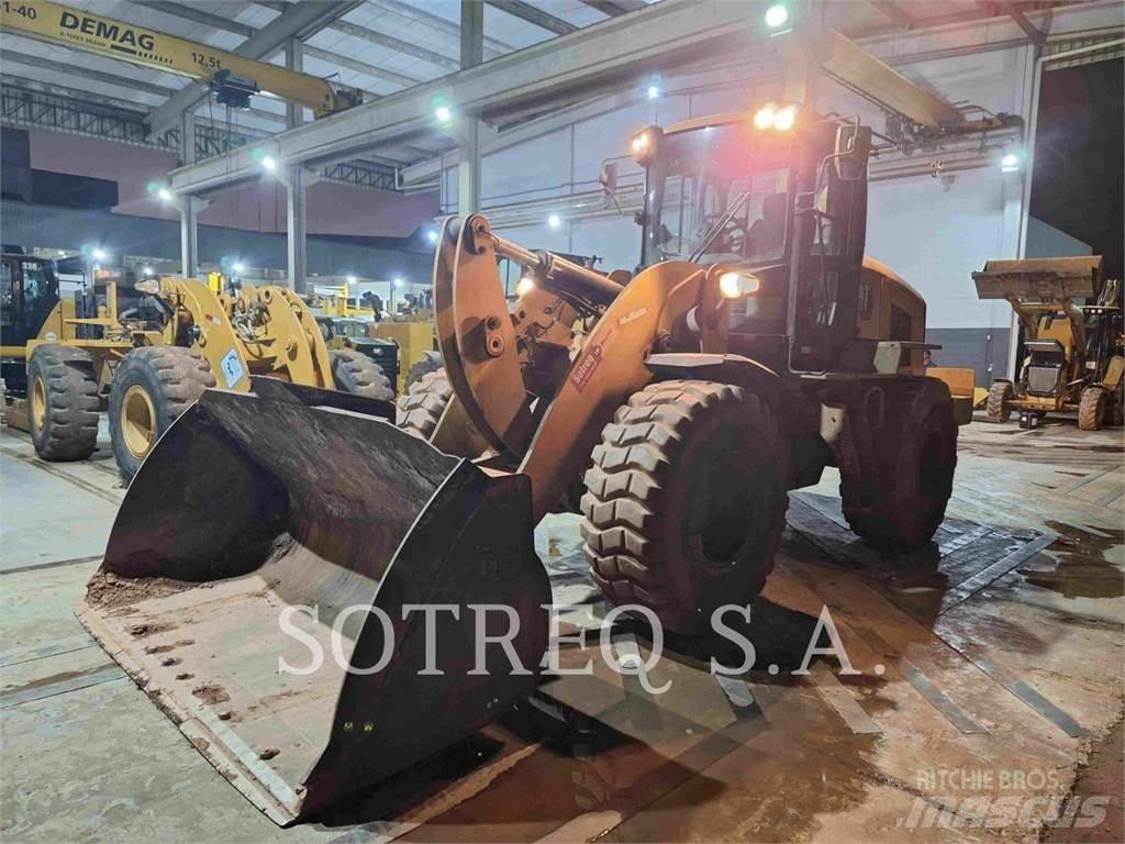 CAT 938K Naudoti ratiniai krautuvai