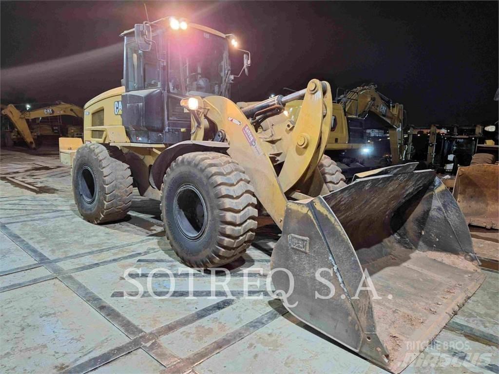 CAT 938K Naudoti ratiniai krautuvai
