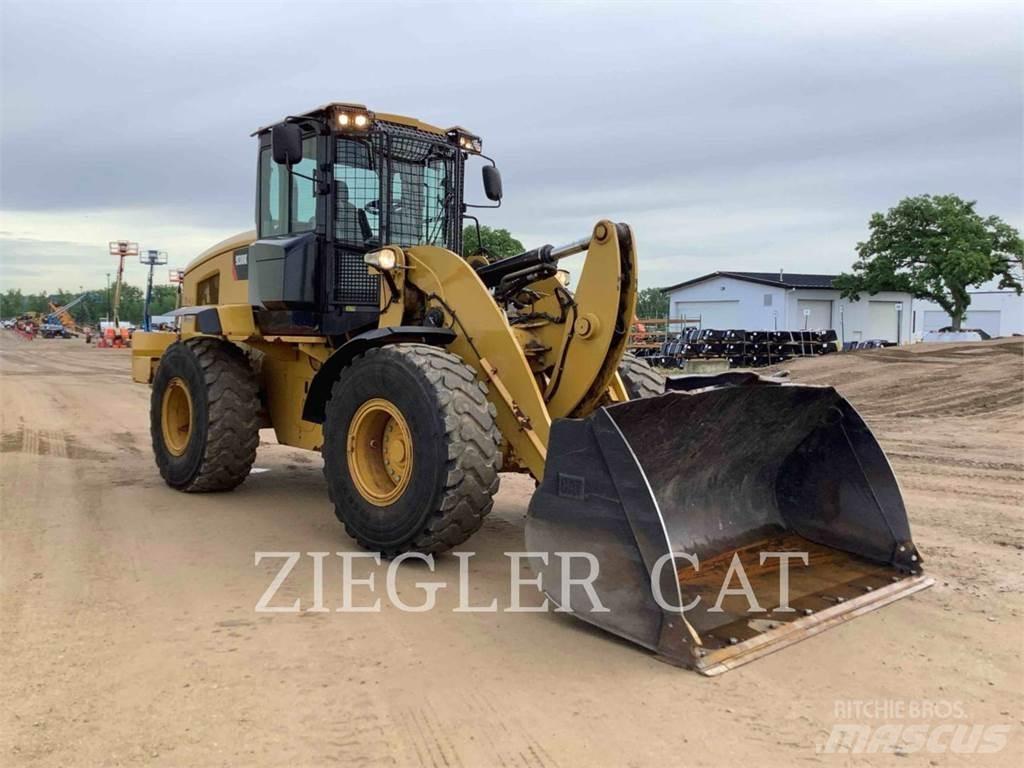 CAT 938K Naudoti ratiniai krautuvai
