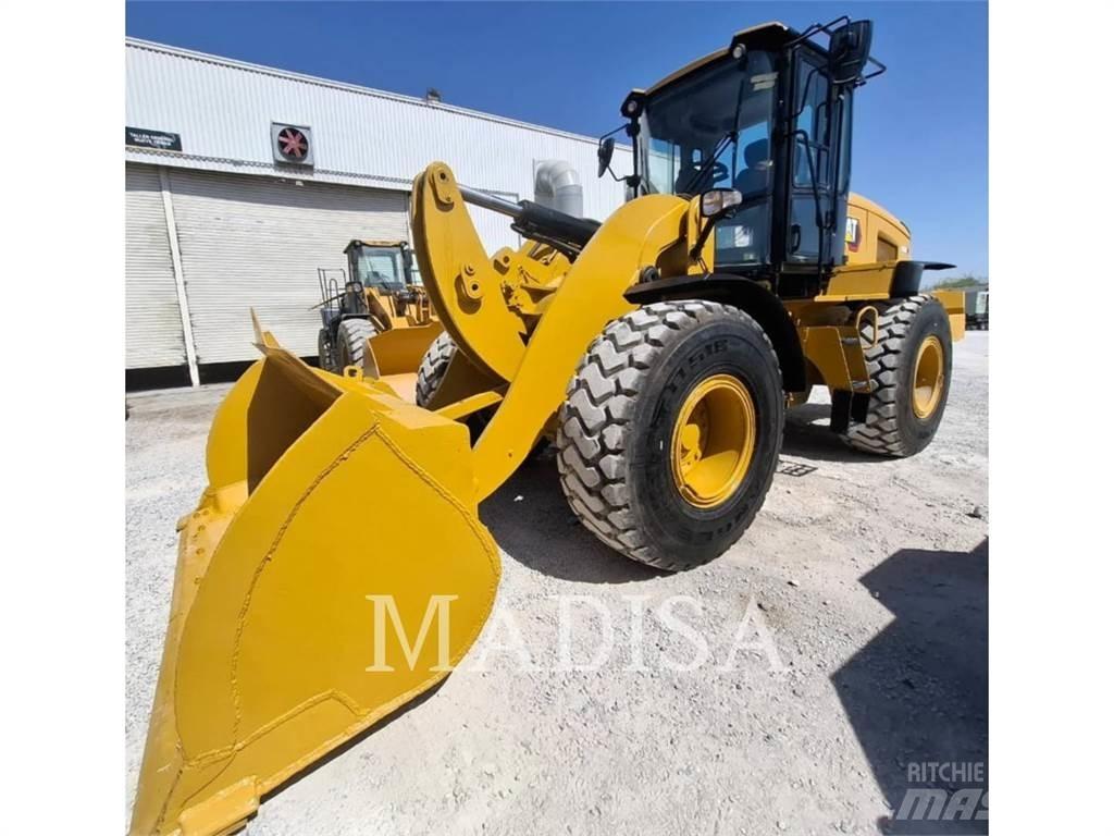 CAT 938K Naudoti ratiniai krautuvai