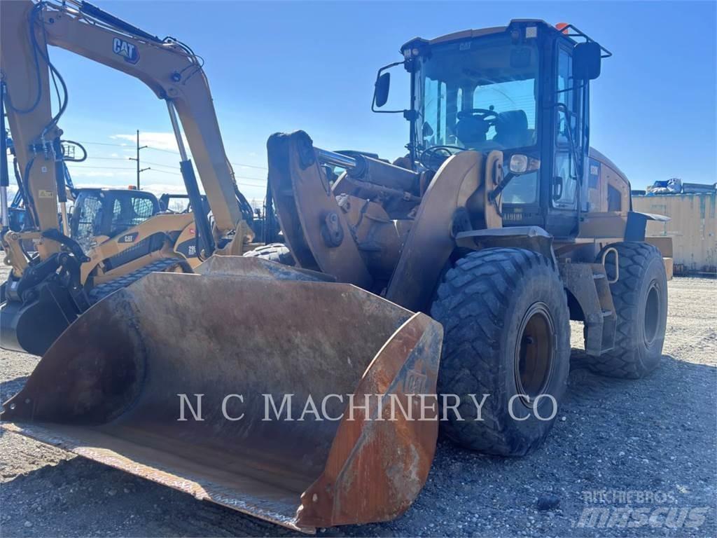 CAT 938K Naudoti ratiniai krautuvai