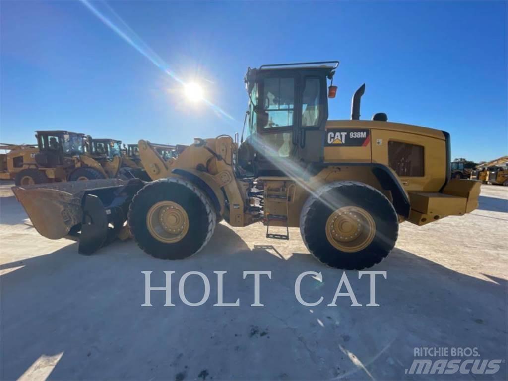 CAT 938M Naudoti ratiniai krautuvai