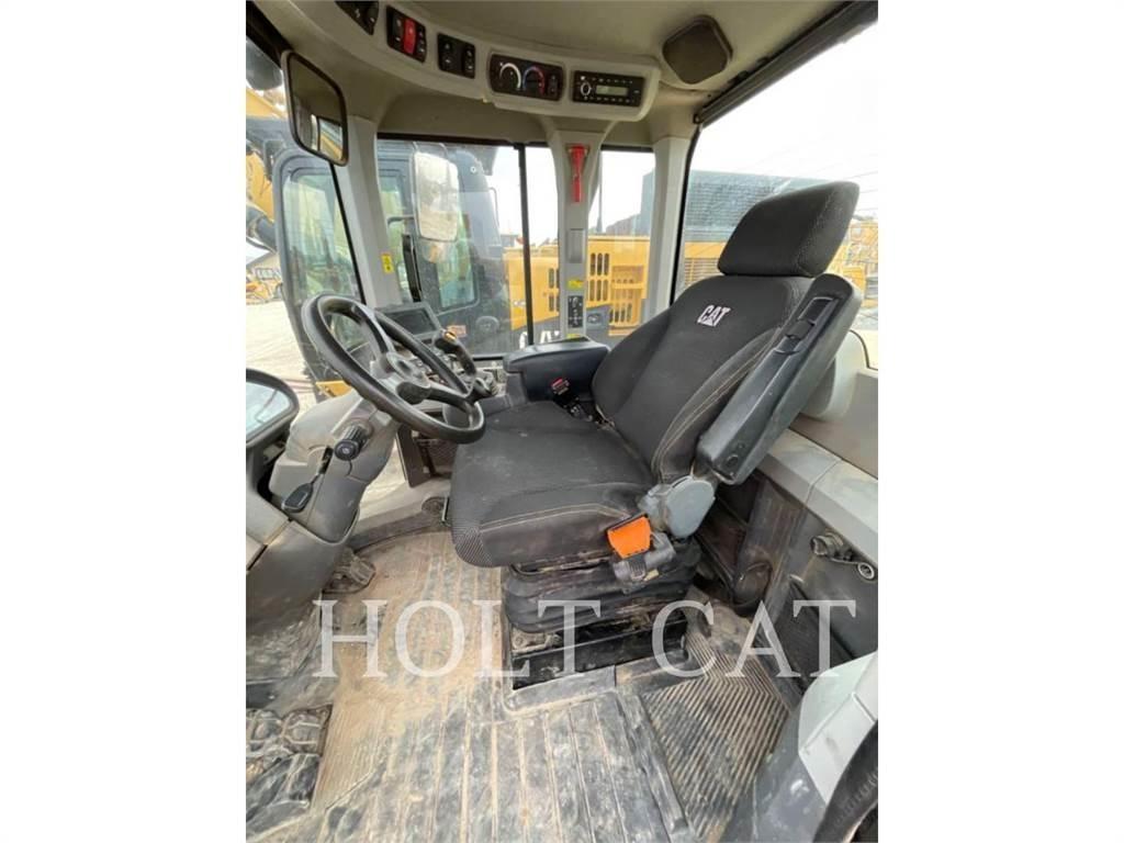 CAT 938M Naudoti ratiniai krautuvai