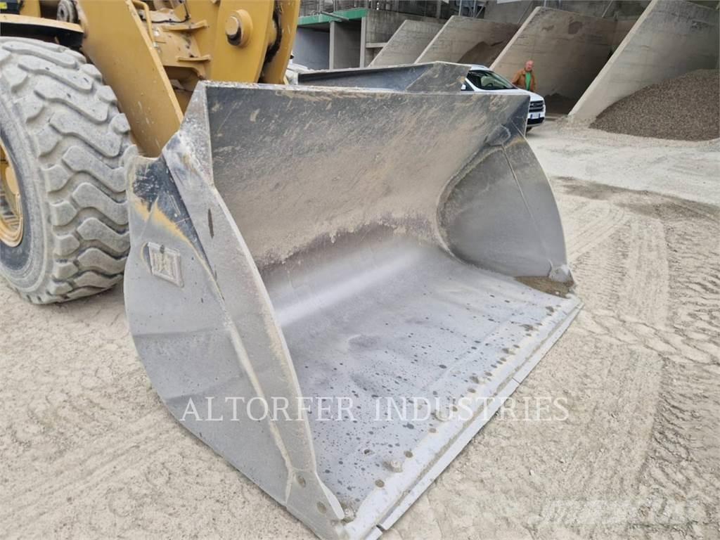 CAT 938M Naudoti ratiniai krautuvai