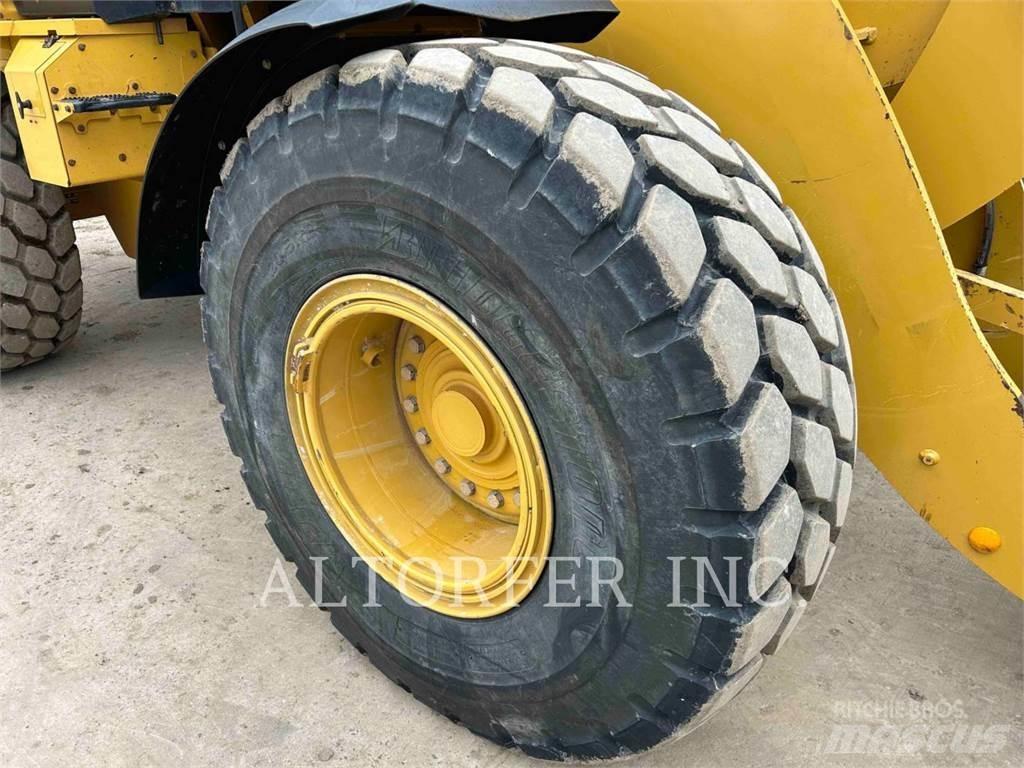 CAT 938M Naudoti ratiniai krautuvai