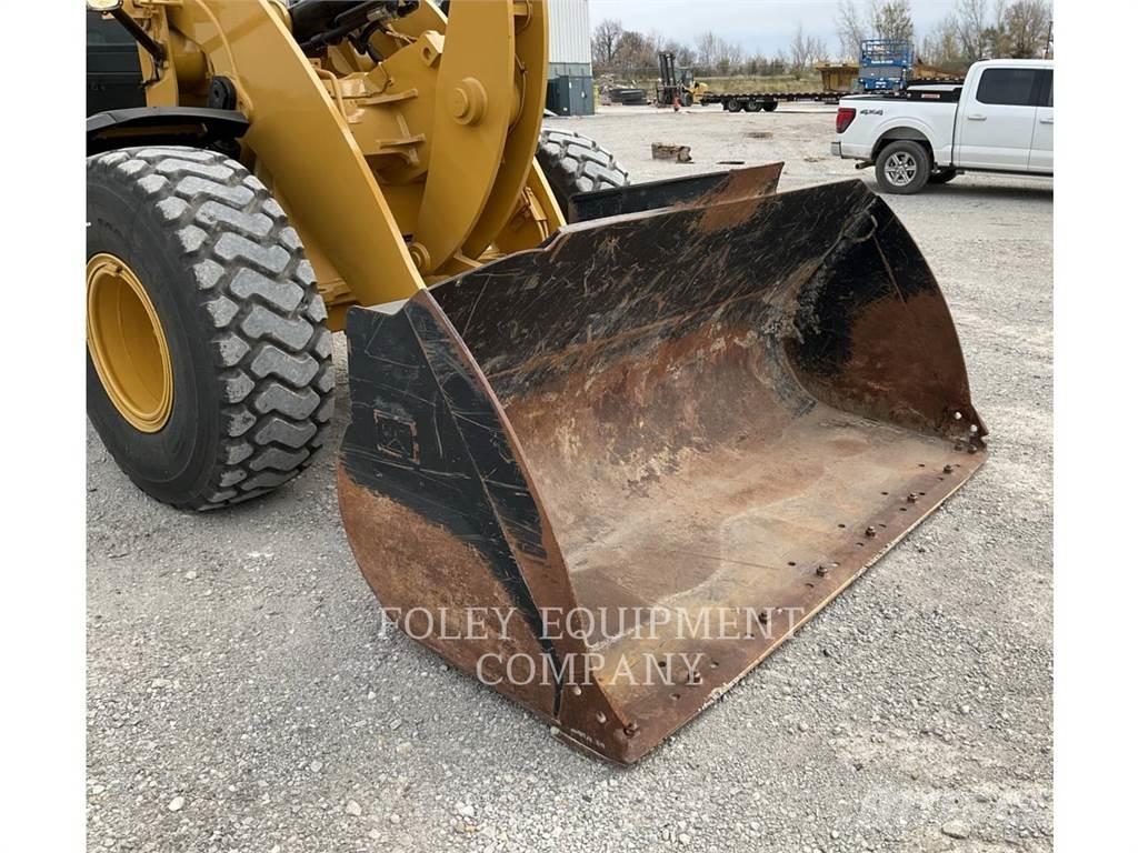 CAT 938M Naudoti ratiniai krautuvai