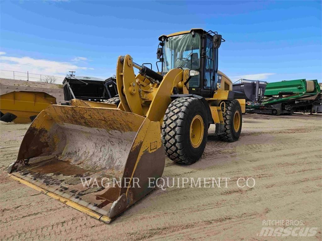CAT 938M Naudoti ratiniai krautuvai