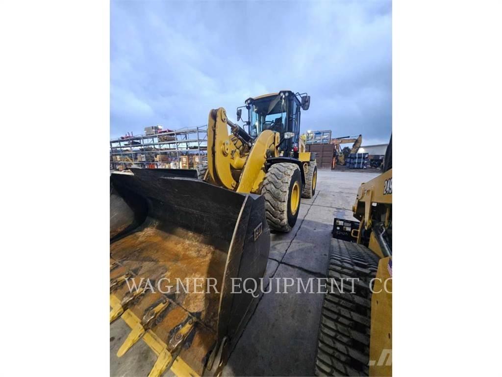 CAT 938M Naudoti ratiniai krautuvai