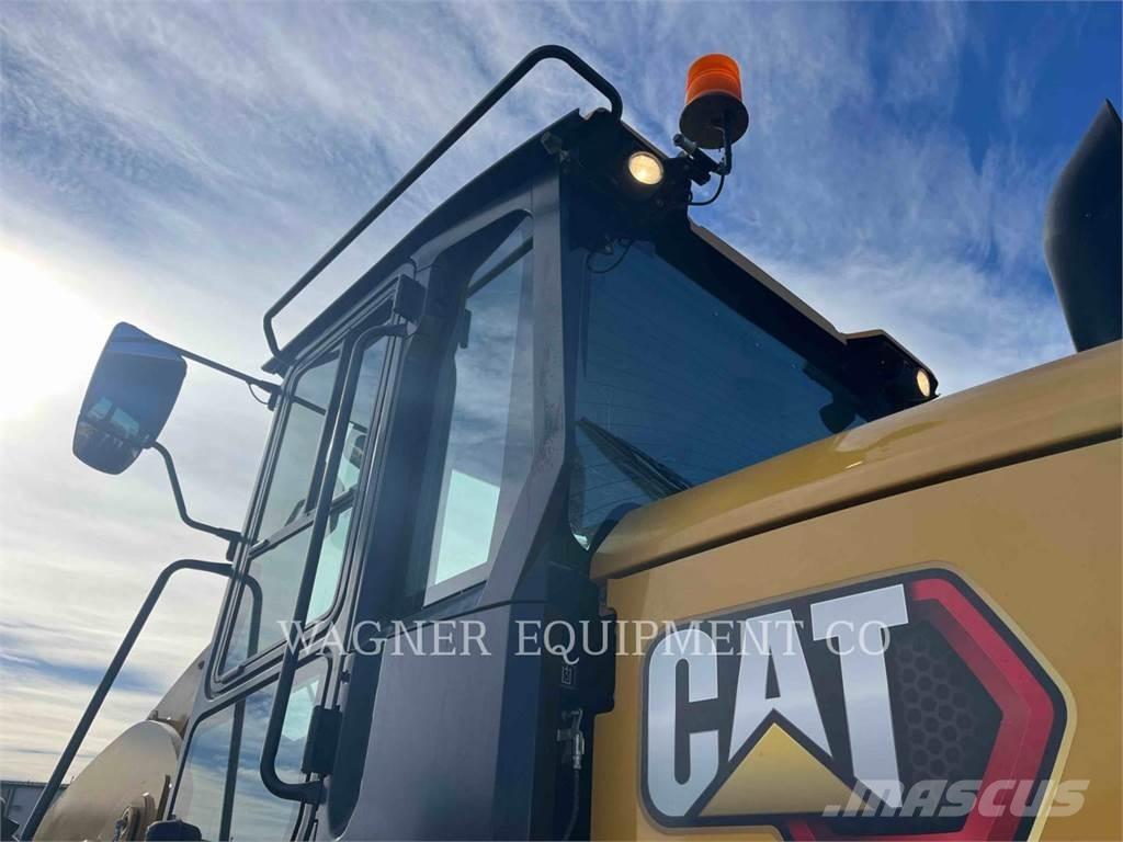 CAT 938M Naudoti ratiniai krautuvai