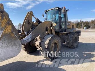 CAT 938M Naudoti ratiniai krautuvai