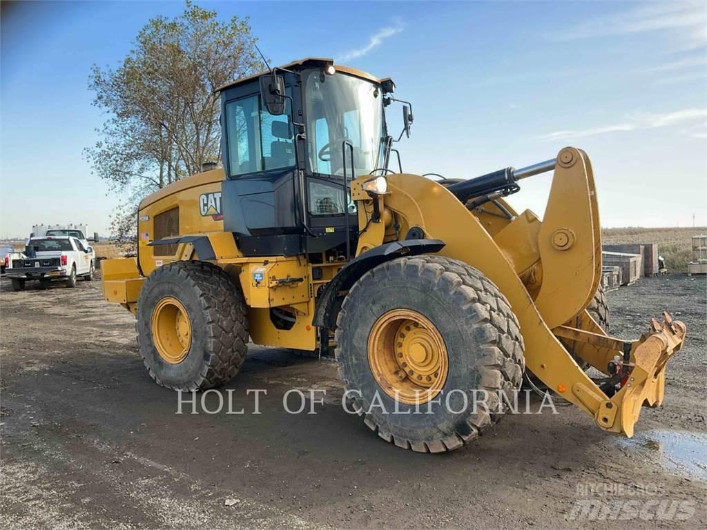 CAT 938M Naudoti ratiniai krautuvai