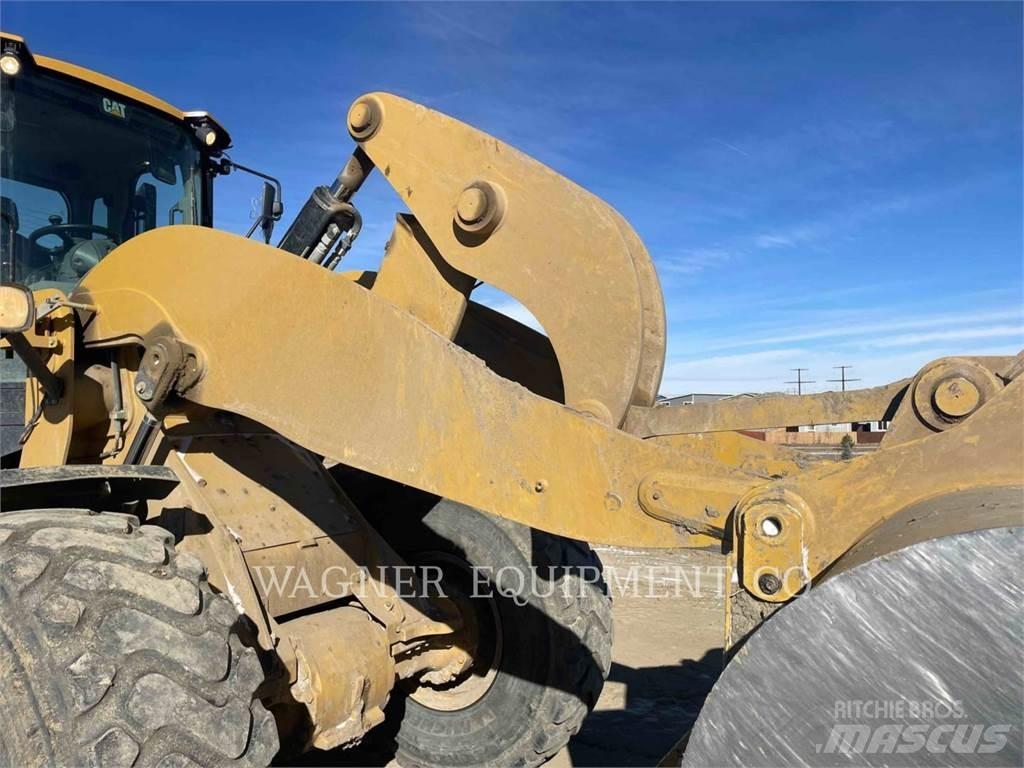 CAT 938M Naudoti ratiniai krautuvai