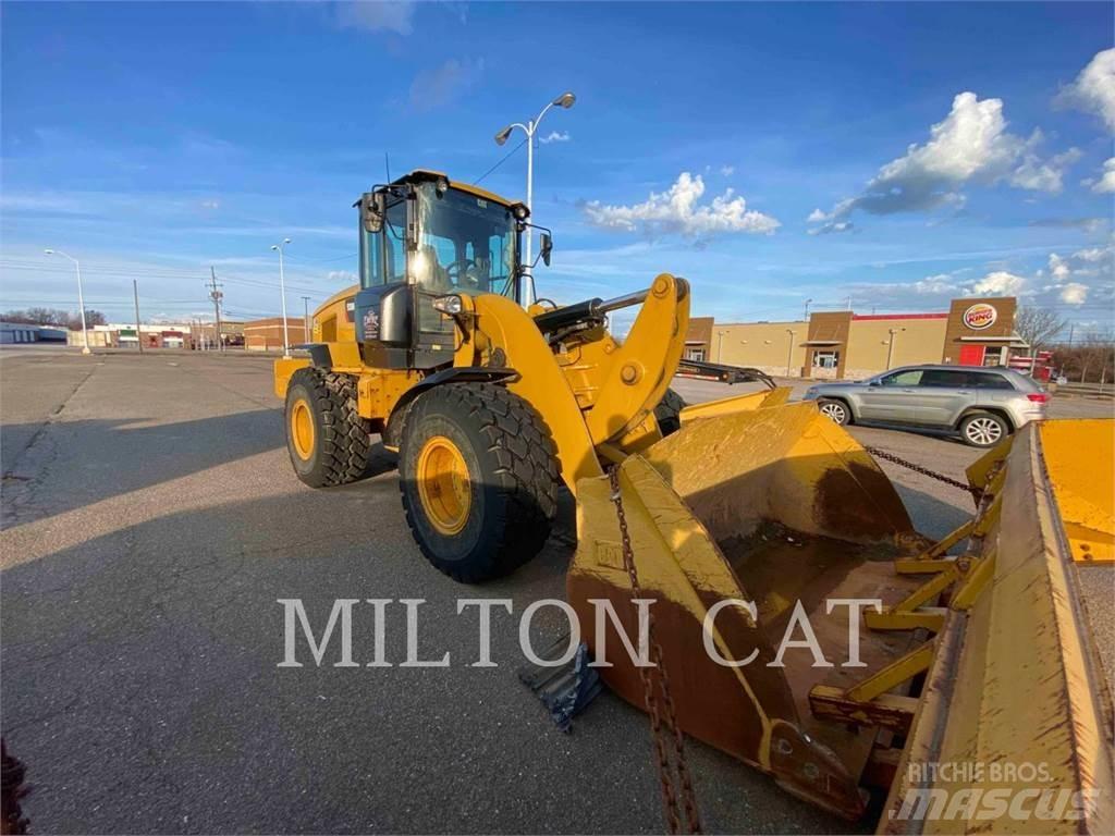 CAT 938M Naudoti ratiniai krautuvai