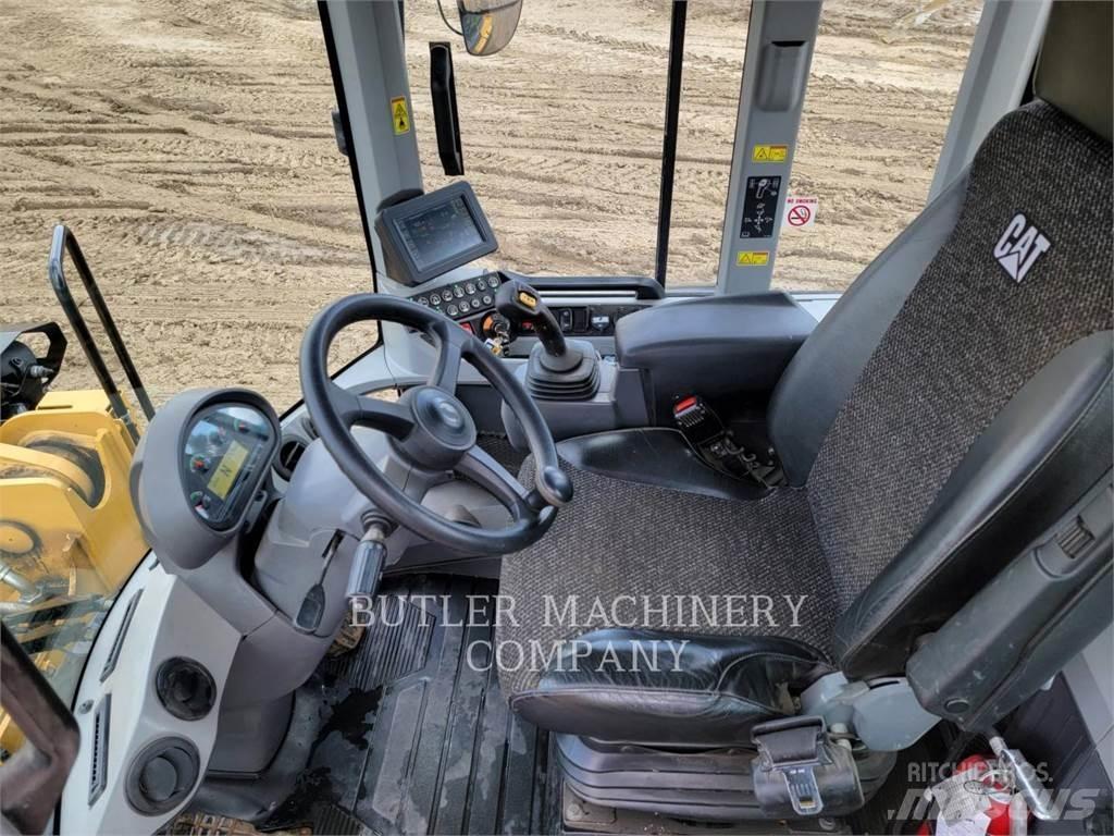 CAT 938M Naudoti ratiniai krautuvai