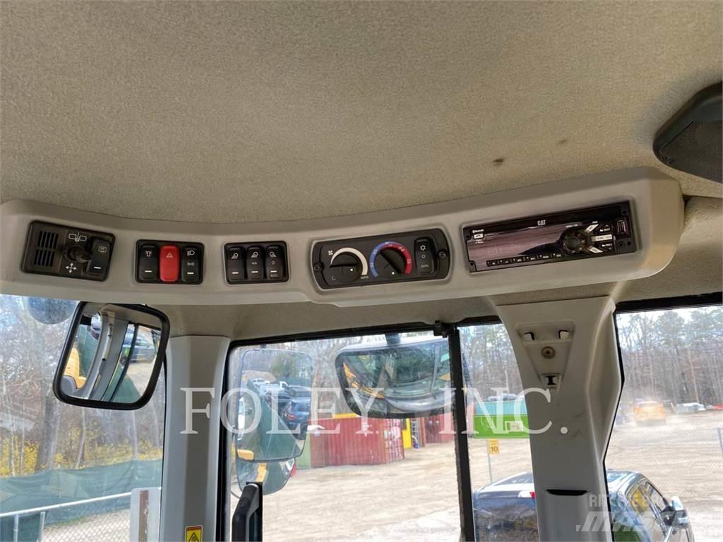 CAT 938M Naudoti ratiniai krautuvai