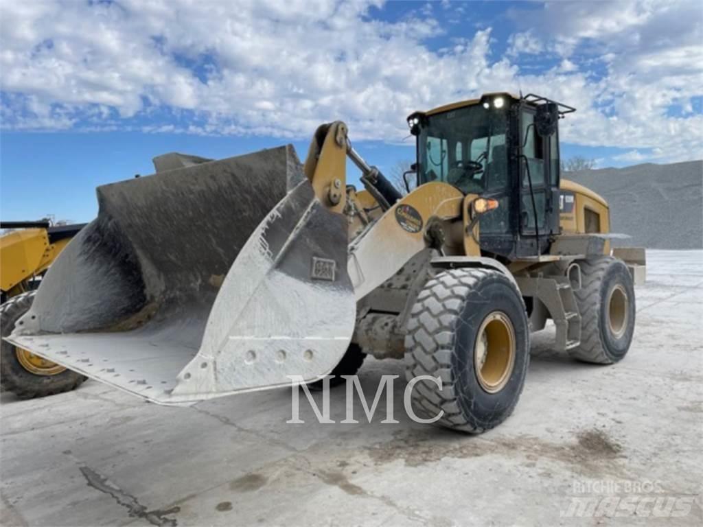 CAT 938M Naudoti ratiniai krautuvai